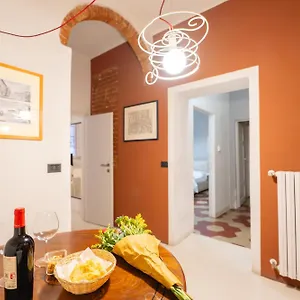 https://toselli-suite-apartment.it-tuscanyhotel.com